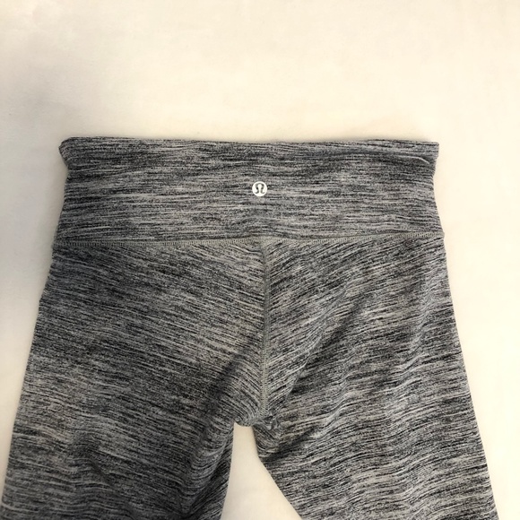 Lululemon Wunder Under III: Size 4 - Picture 7 of 10